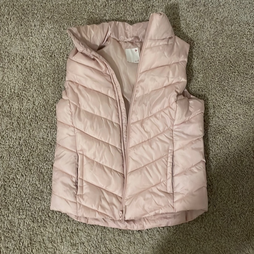 Girls so puffer vest size M